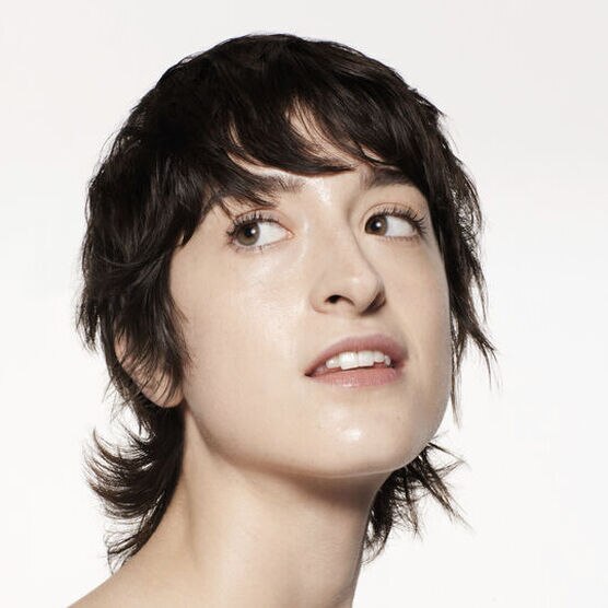 REVITALESSENCE Base l�quida Skin Glow140